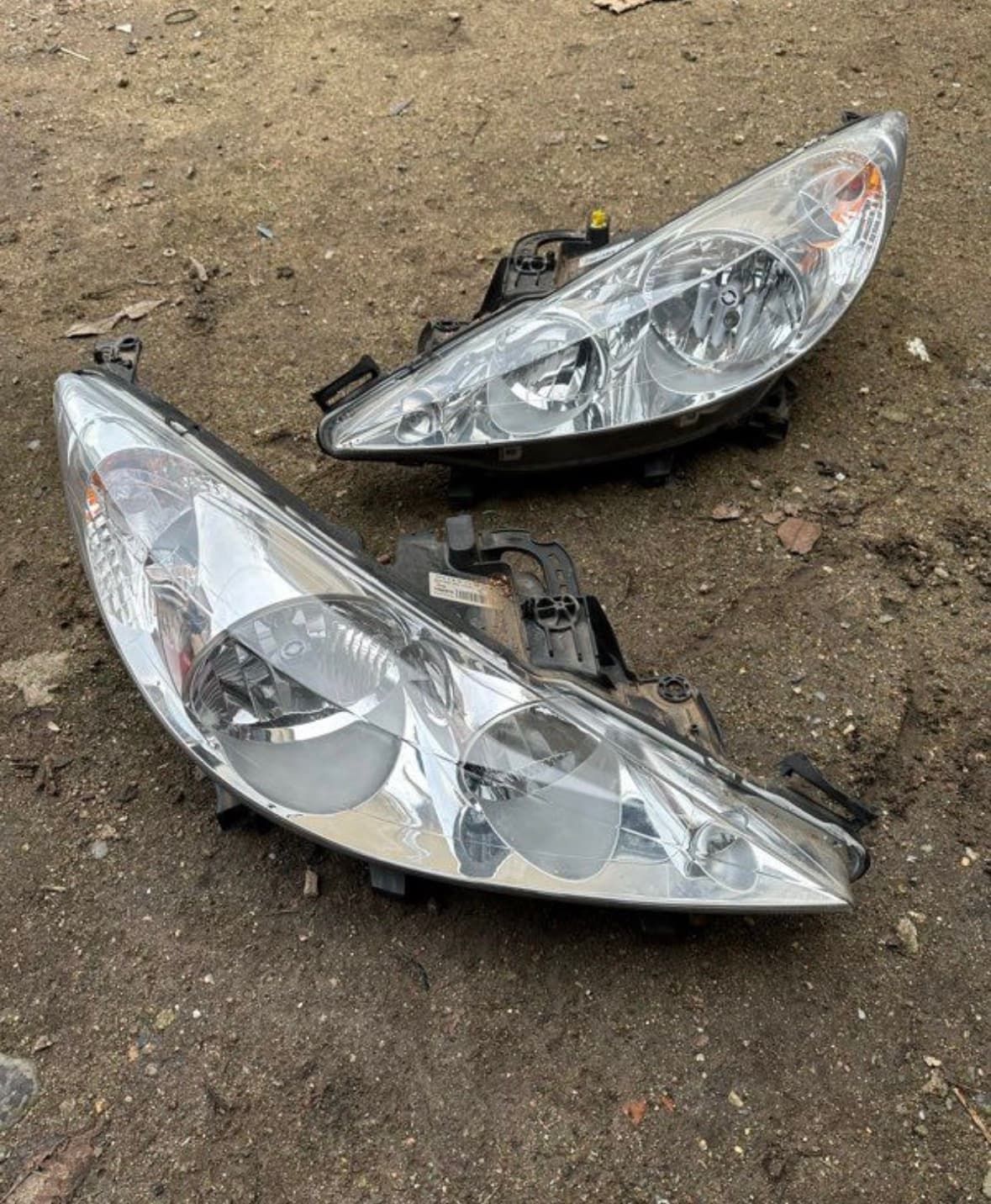 Phare avant Peugeot 207 2009-2012